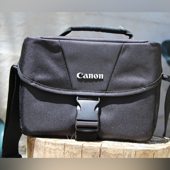 Canon Shoulder Bag Black Small Size - Picture 3 of 3